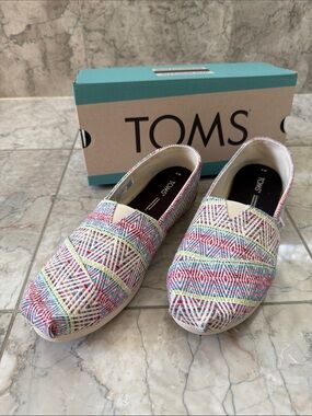 TOMS Alpargata Women’s Slip-On Shoes NIB Multicolor Size 9